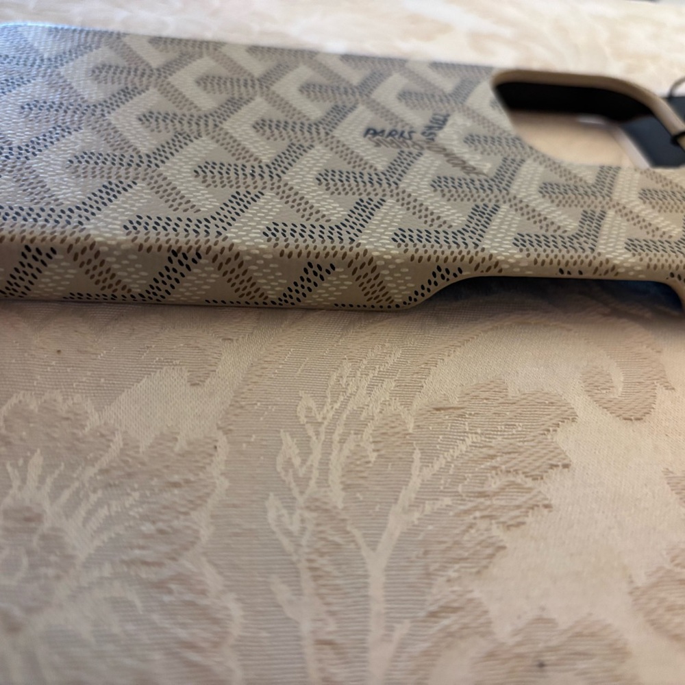 NewGray Phone Case - Picture 4 of 12